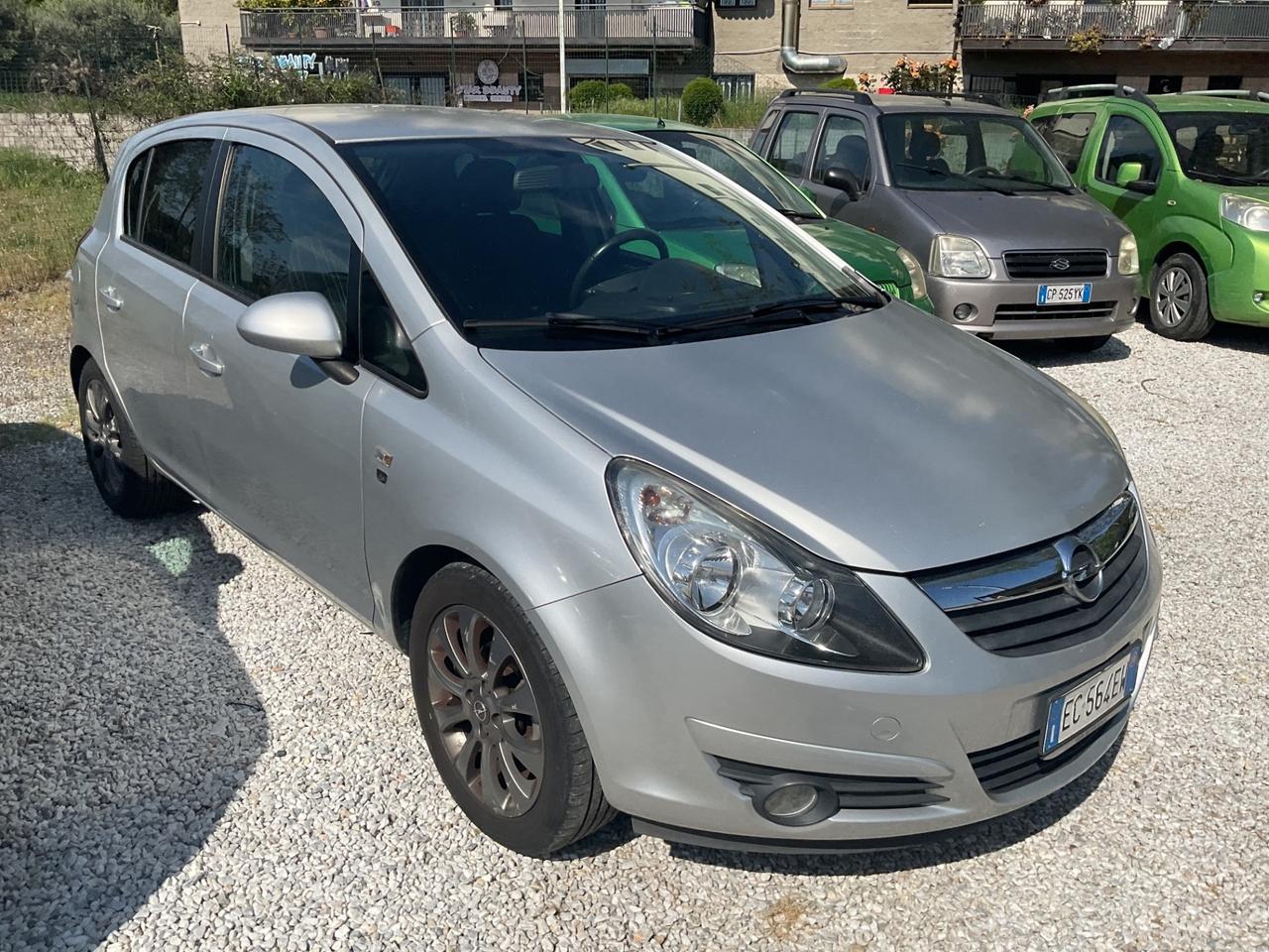 Opel Corsa 1.2 5 porte Cosmo