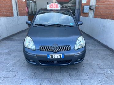 Toyota Yaris 1.3i 16V cat 5 porte Sol