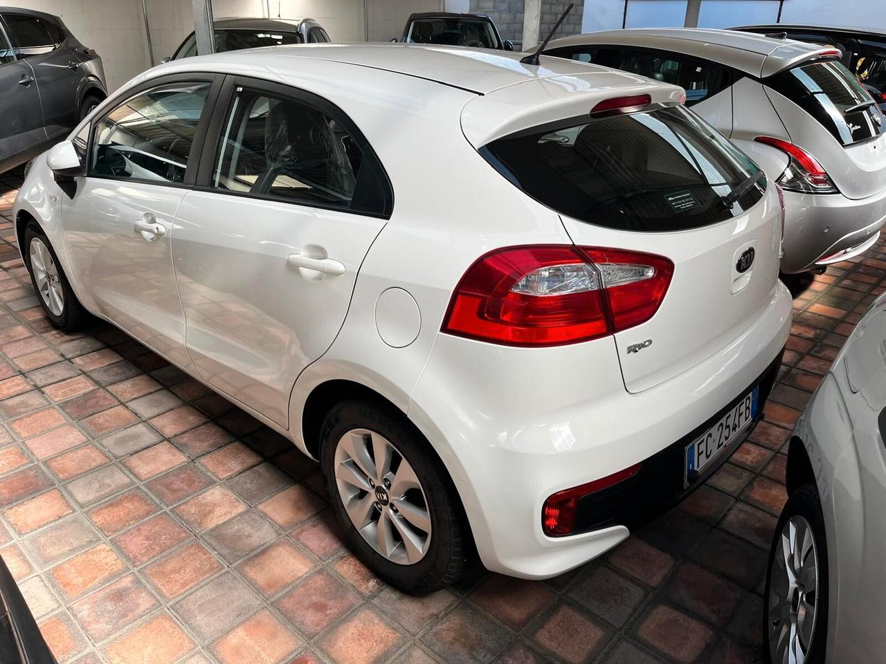 Kia Rio 1.1 CRDi 5p. Cool