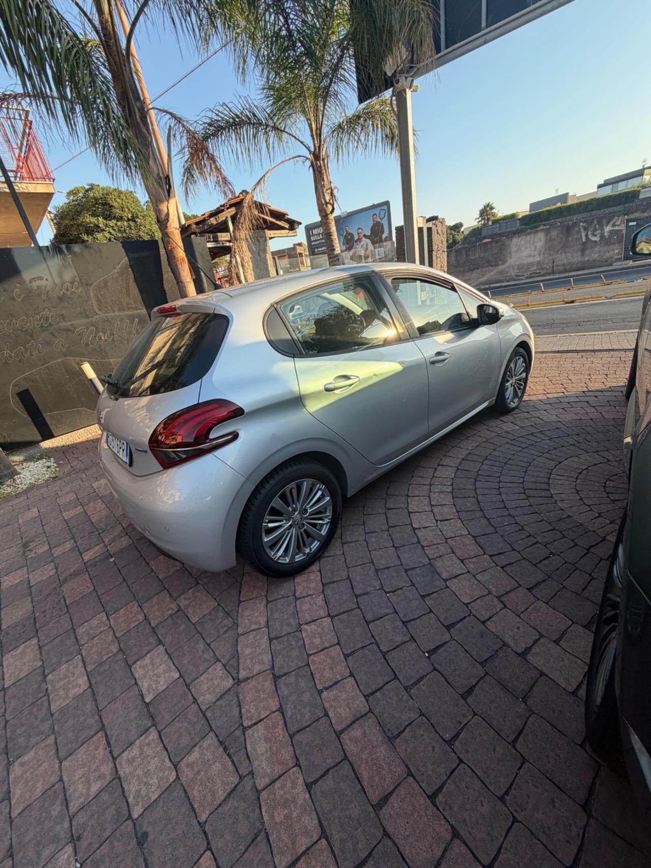 Peugeot 208 BlueHDi 100 5 porte Allure OFFERTA SETTIMANALE EURO 5900