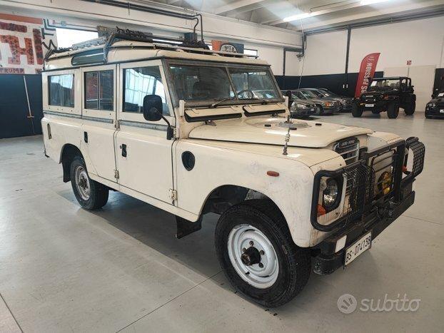 Land Rover Defender Autocarro