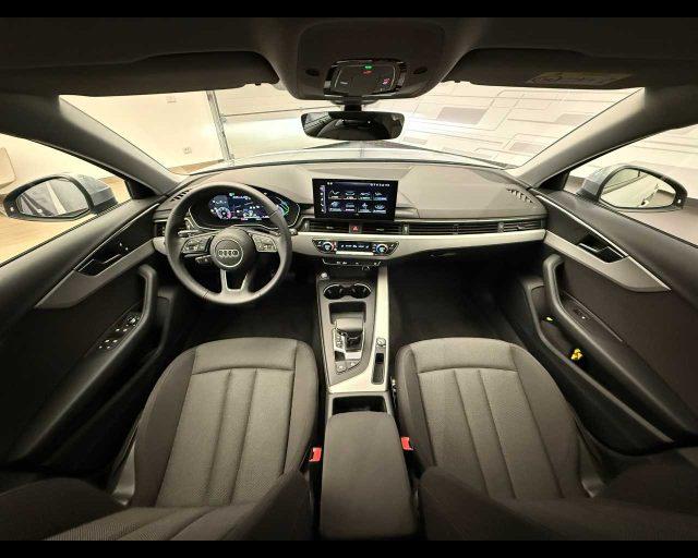 AUDI A4 Avant 30 TDI/136 CV S tronic Business Advanced
