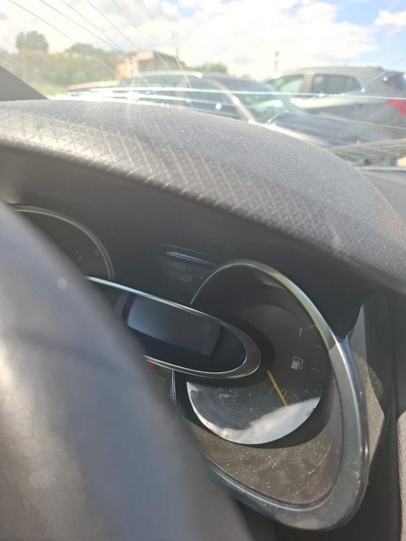 RENAULT CLIO 2015 1.5 DCI SINISTRATA