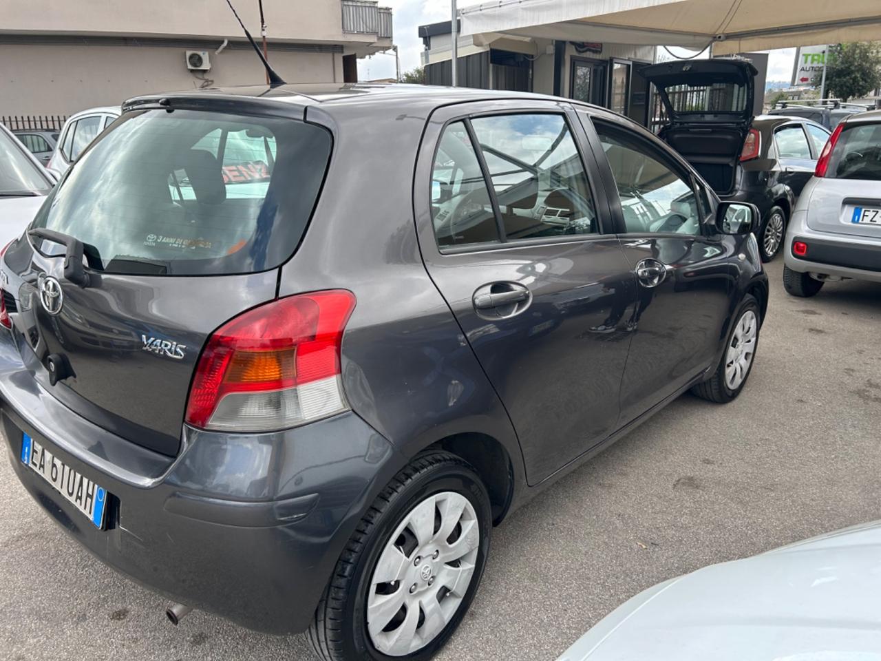 Toyota Yaris 1.0 5 porte