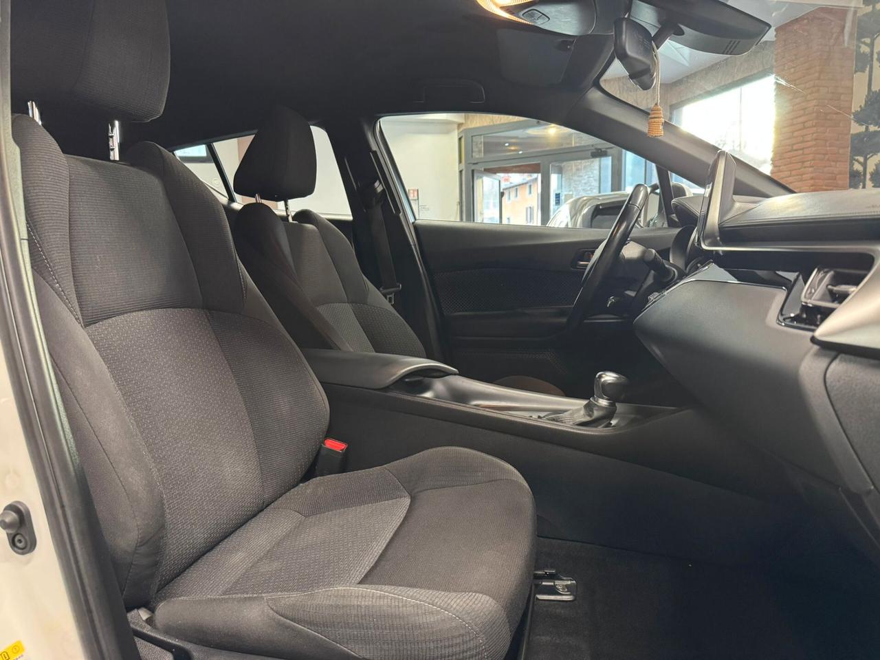 Toyota C-HR 1.8 Hybrid E-CVT Active