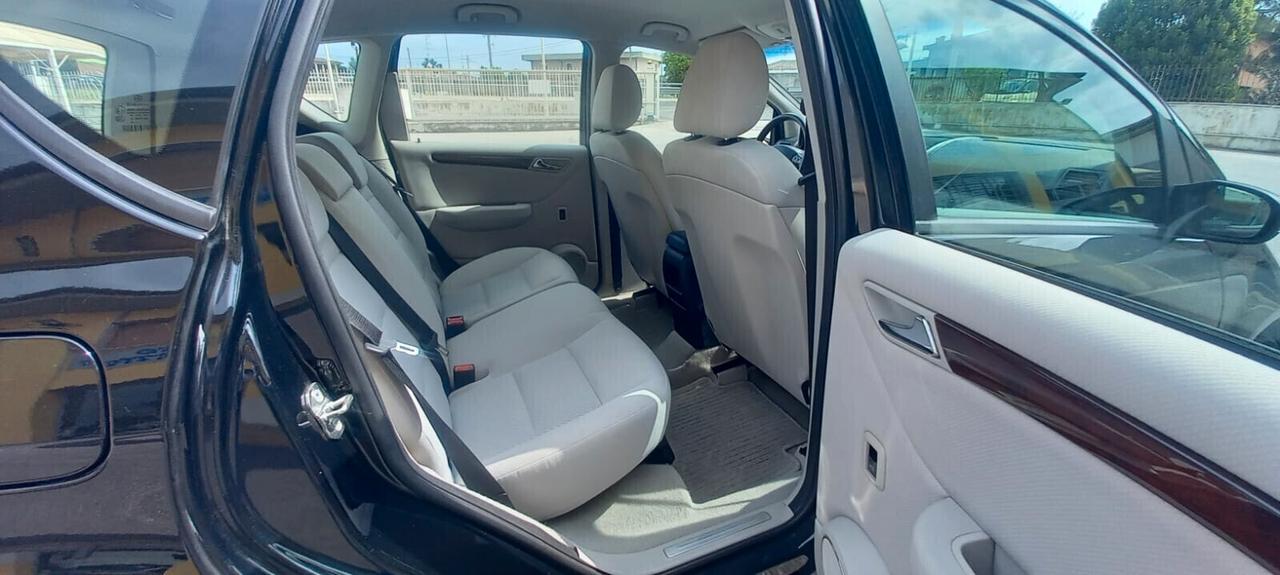 Mercedes-Benz Classe A 150 All. Elegance Benzina cc. 1.5 CV. 95 Cambio Automatico 5 Porte 5 Posti Utilizzabile anche per i Neopatentati.