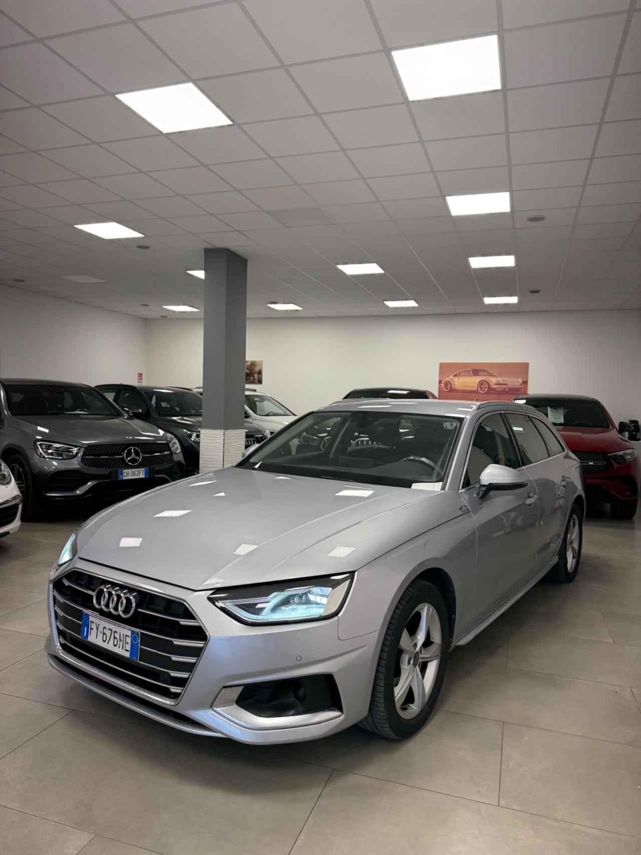 Audi A4 Avant 40 TDI S tronic line edition