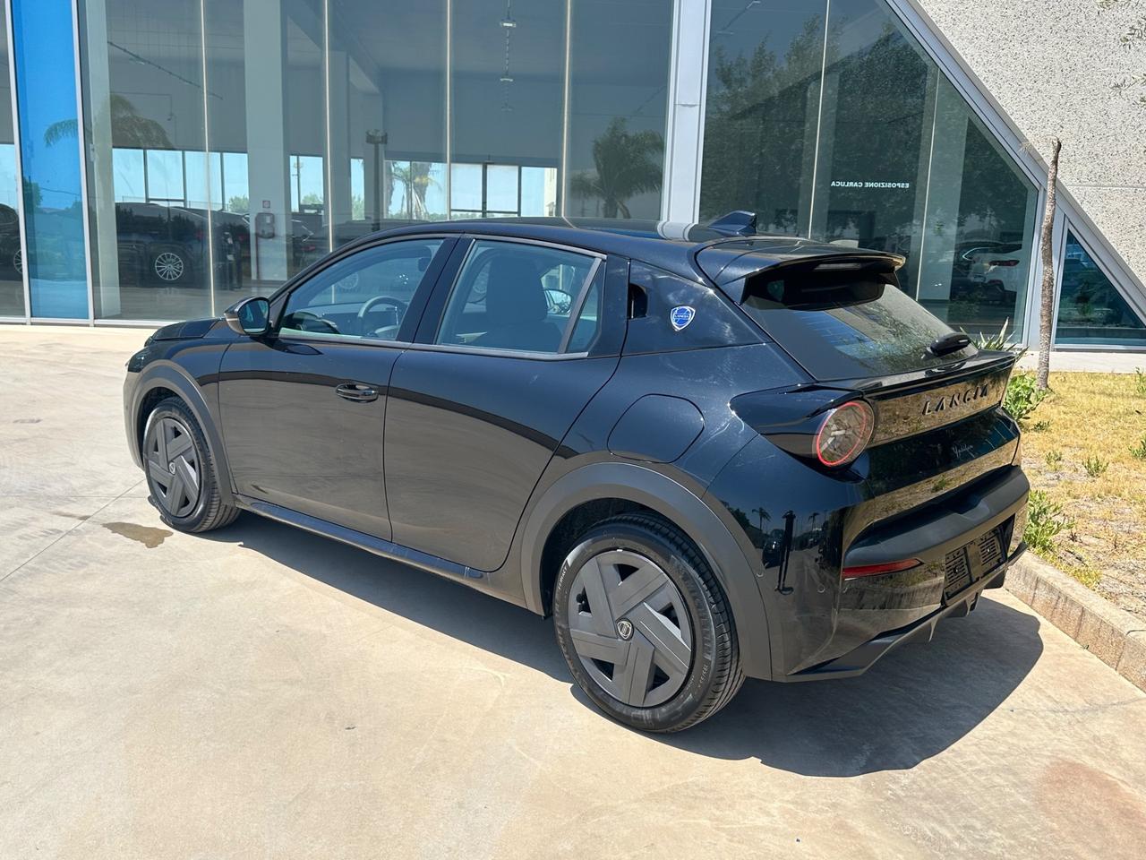 Lancia Ypsilon 1.2 mhev e-dct possibilità noleggio no scoring
