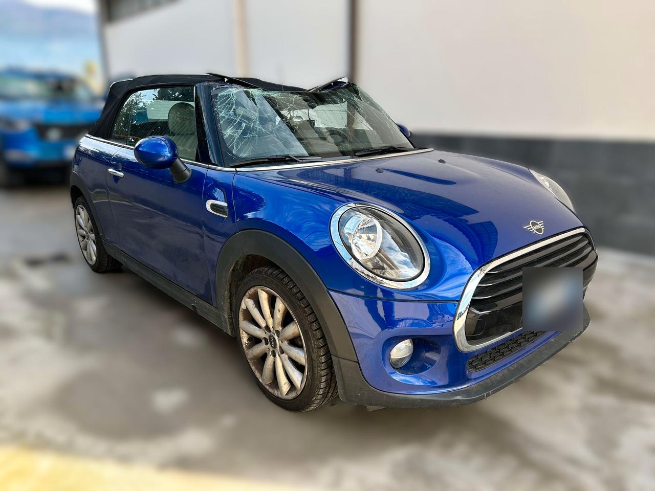 Mini Cooper D Cabrio 1.5 TD 115CV Aut. - 2019 Incidentata