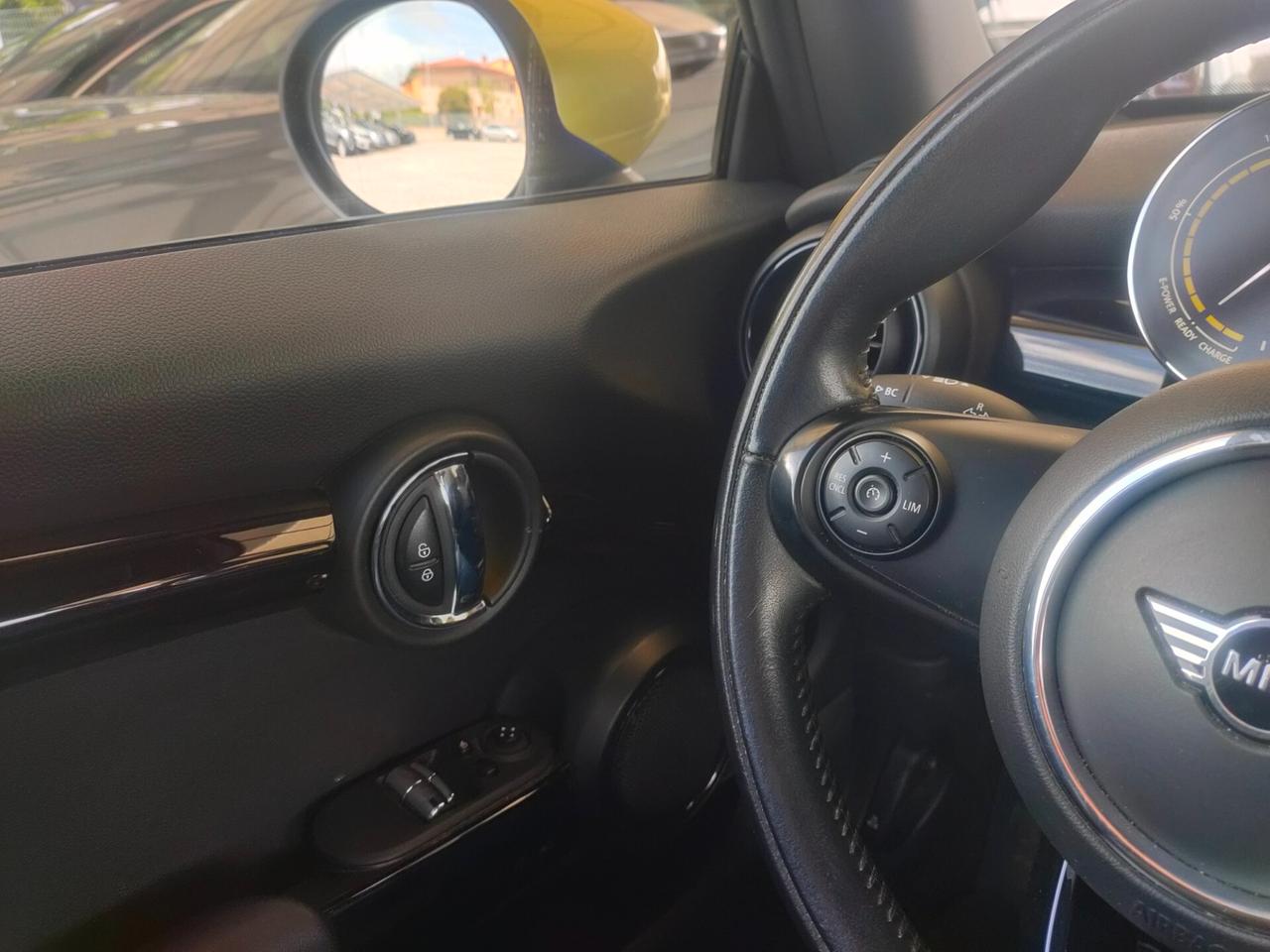 Mini Full Electric Cooper SE NEOPATENTATI