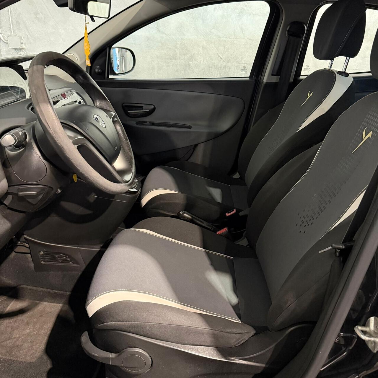Lancia Ypsilon 1.2 69 CV 5 porte Elefantino