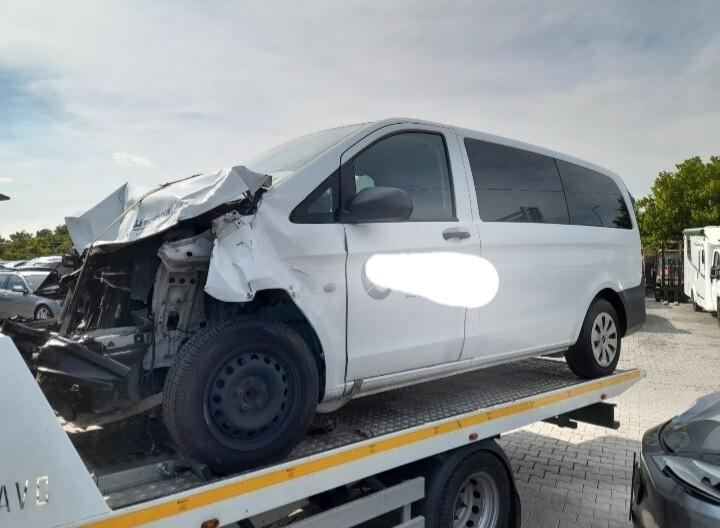 Mercedes Vito incidentato