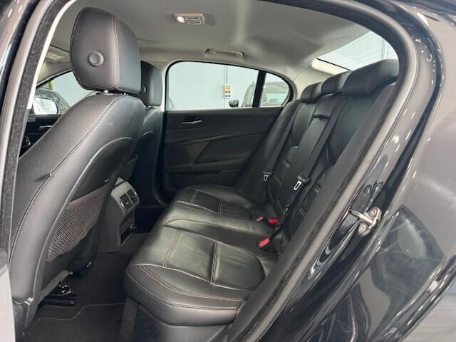 Jaguar XE 2.0 D 180 CV AWD aut. Portfolio