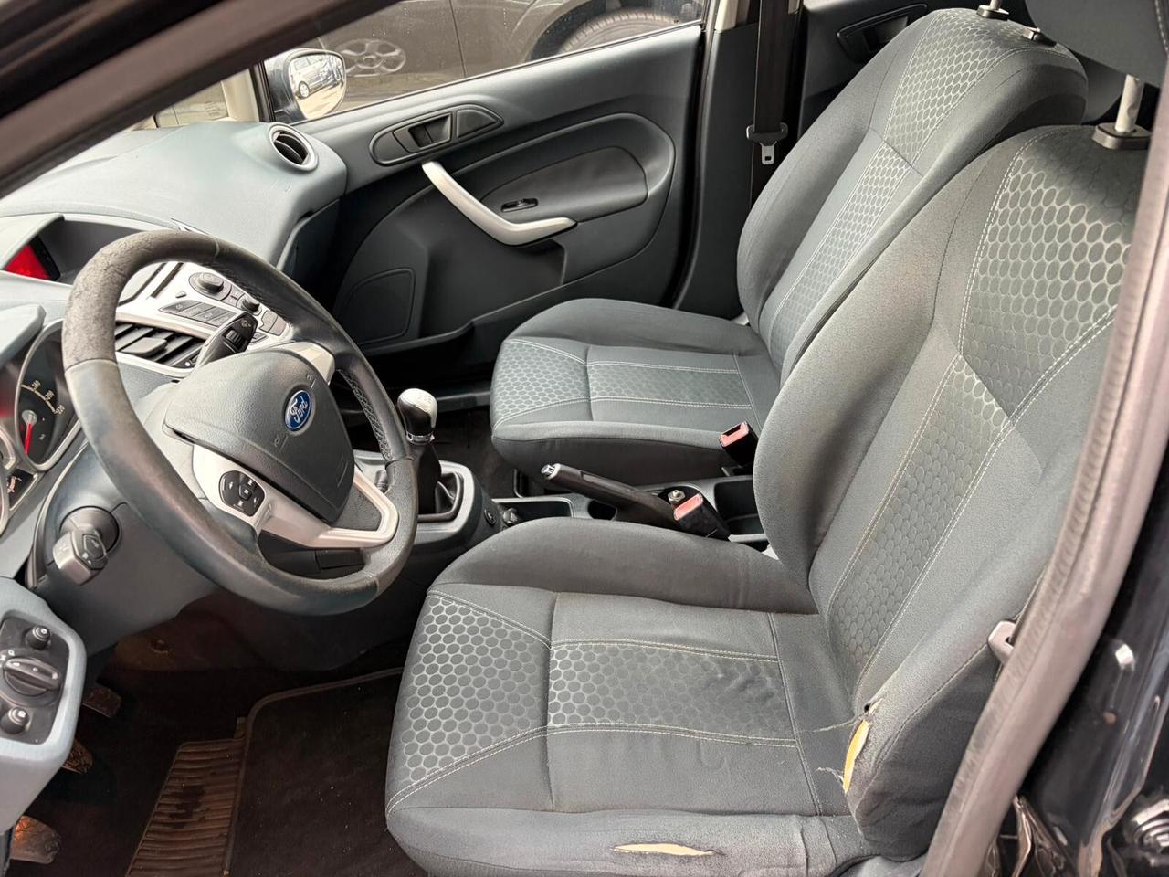 Ford Fiesta 1.4 5 porte Bz.- GPL Titanium*NEOPATENTATI