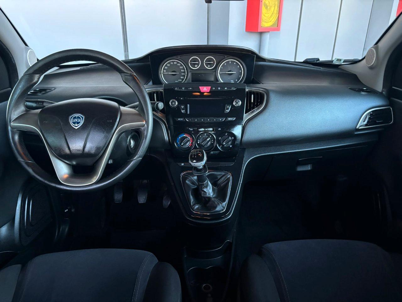 Lancia Ypsilon 5 Porte Ypsilon 1.2 8v Silver s&s 69cv E6