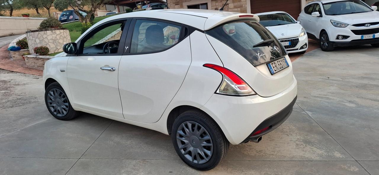 Lancia Ypsilon 1.2 69 CV 5 porte GPL Ecochic Silver