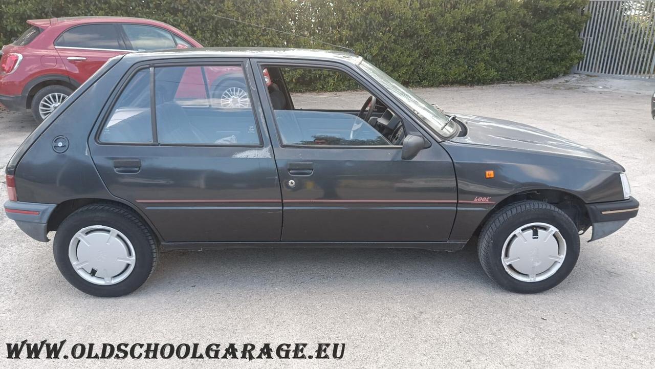 Peugeot 205 954 5 porte Look