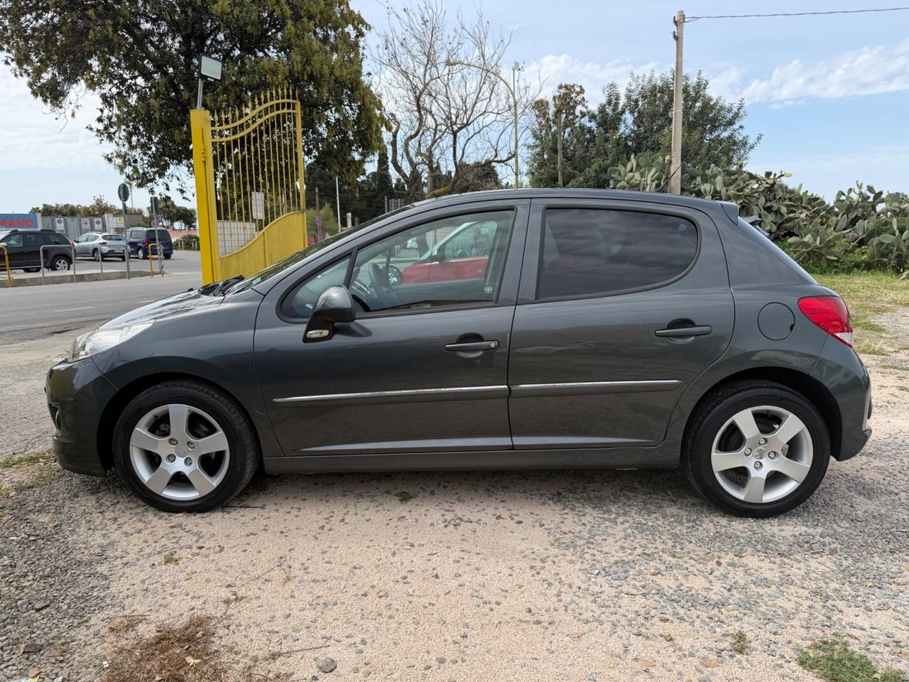 Peugeot 207 1.6 8V HDi 93CV 5p. Allure 2011