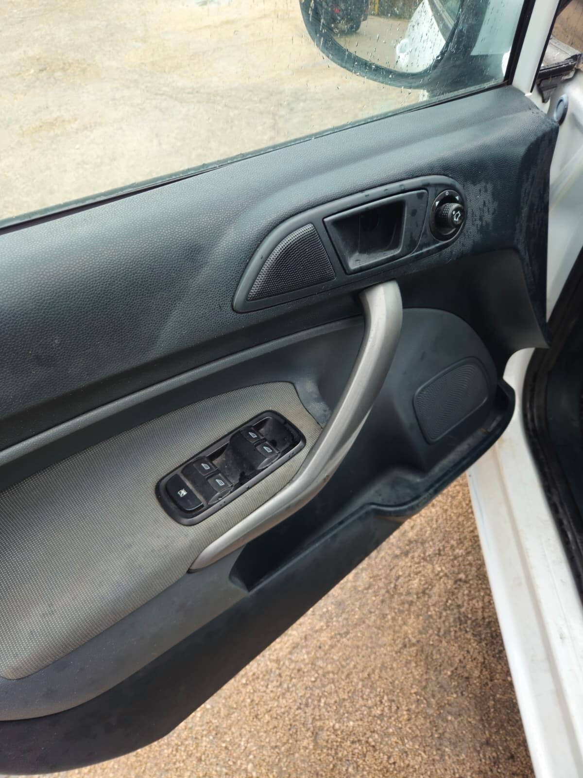 Ford Fiesta Fiesta+ 1.4 TDCi 70CV 5 porte