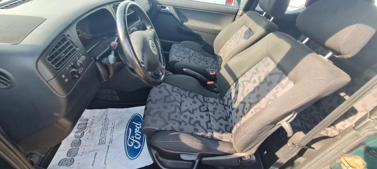 Volkswagen Golf Cabriolet 1.8/75 CV cat Movie