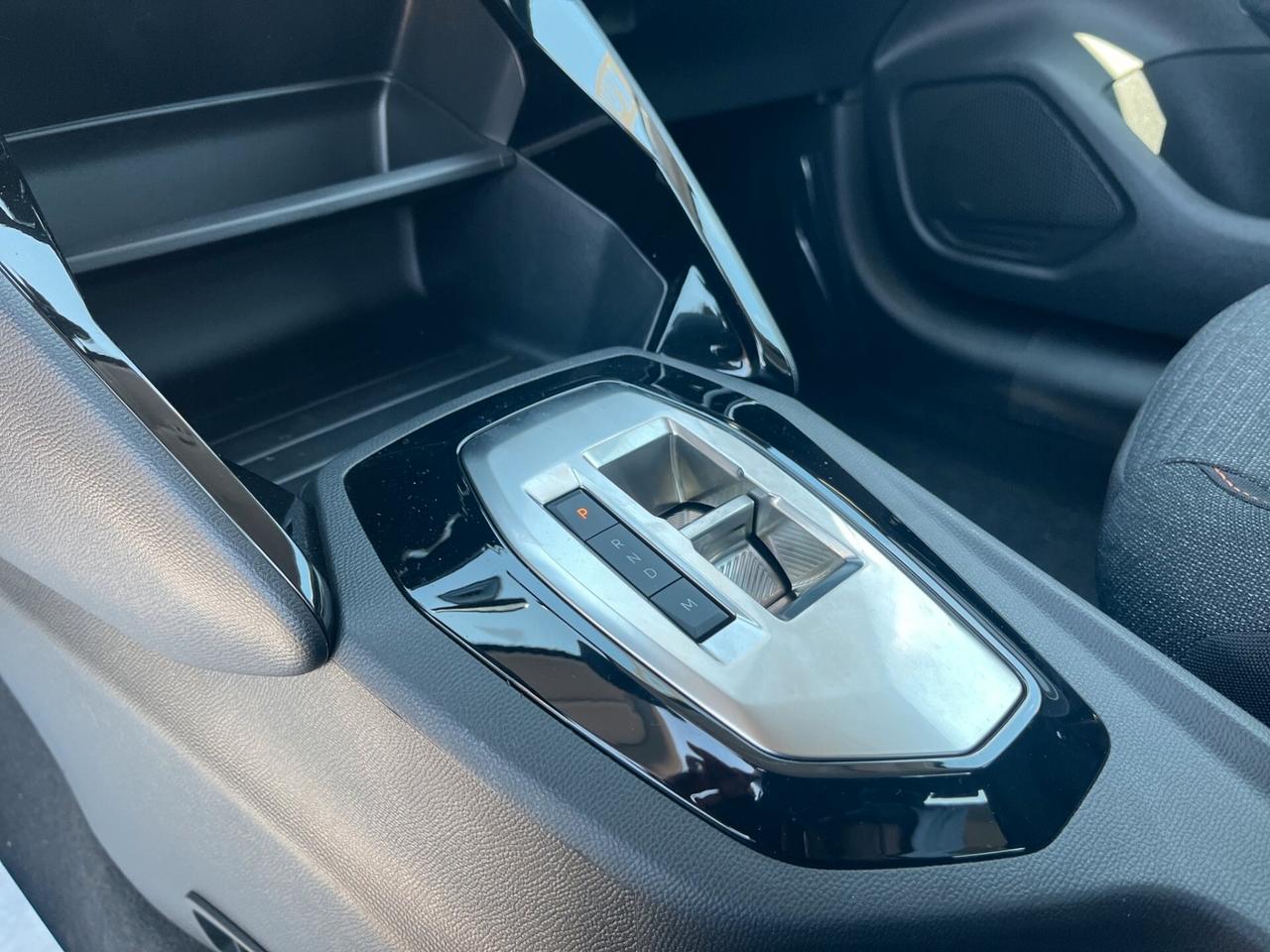 Peugeot 208 Hybrid 110 e-DCS6 Style