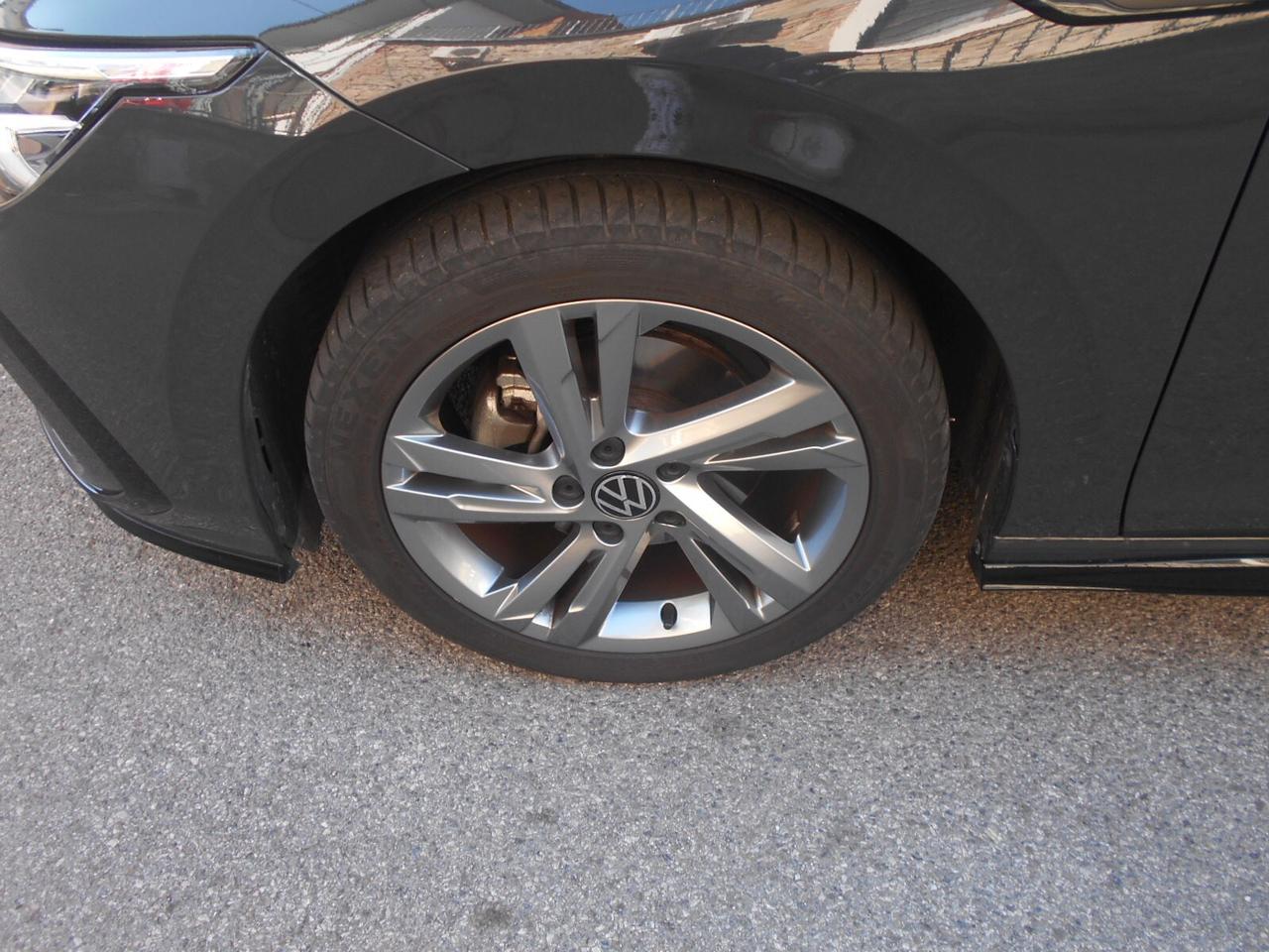 Volkswagen Golf versione R