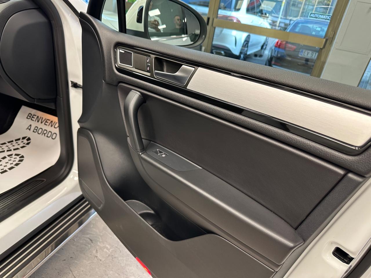 Volkswagen Touareg 3.0 TDI 245 CV tiptronic BlueMotion Techn. Executive