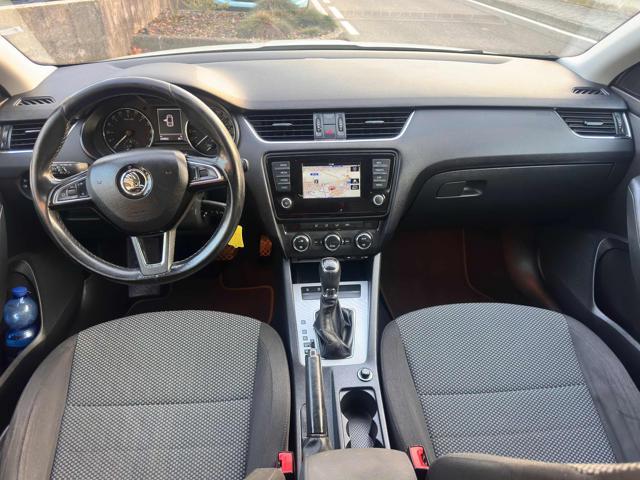 SKODA Octavia 1.6 TDI CR 105 CV DSG Wagon Elegance