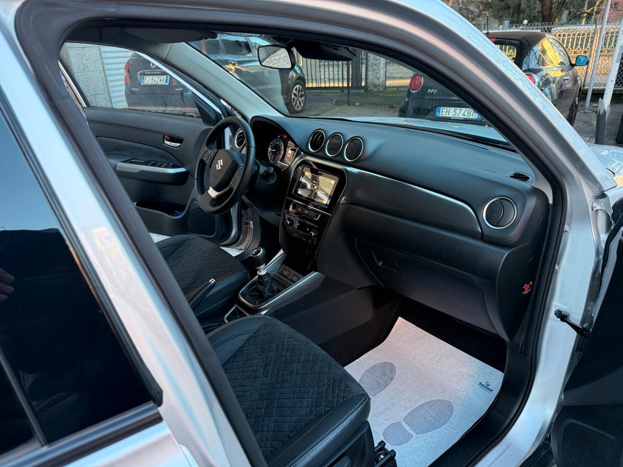 Suzuki Vitara 1.4 Hybrid Top