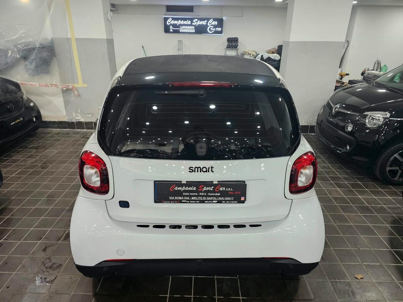 NUOVA SMART FORTWO EQ PRIME TOTAL WHITE IDENTITY BLACK EDITION 56CV TOTALMENTE ELETTRICA