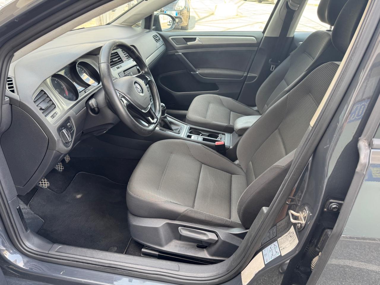 Volkswagen Golf 1.6 TDI. Comfortline 2015