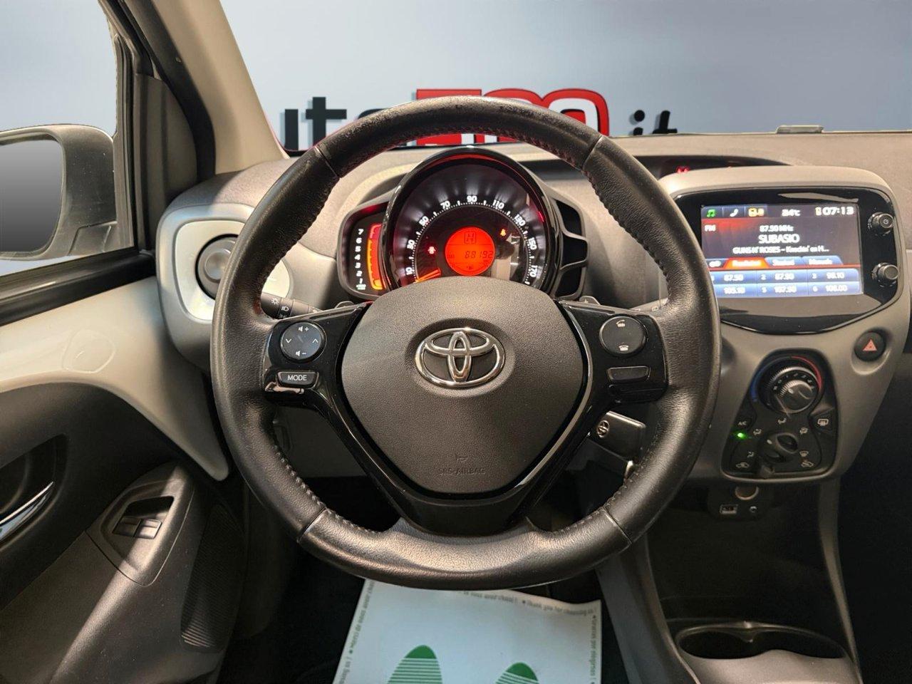 Toyota Aygo 5 Porte Aygo 5p 1.0 x-business m-mt 72cv