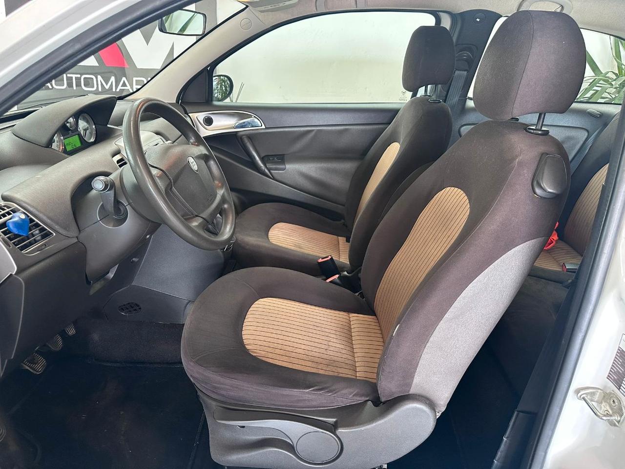 Lancia Ypsilon 3 Porte Ypsilon 1.2 8v Argento