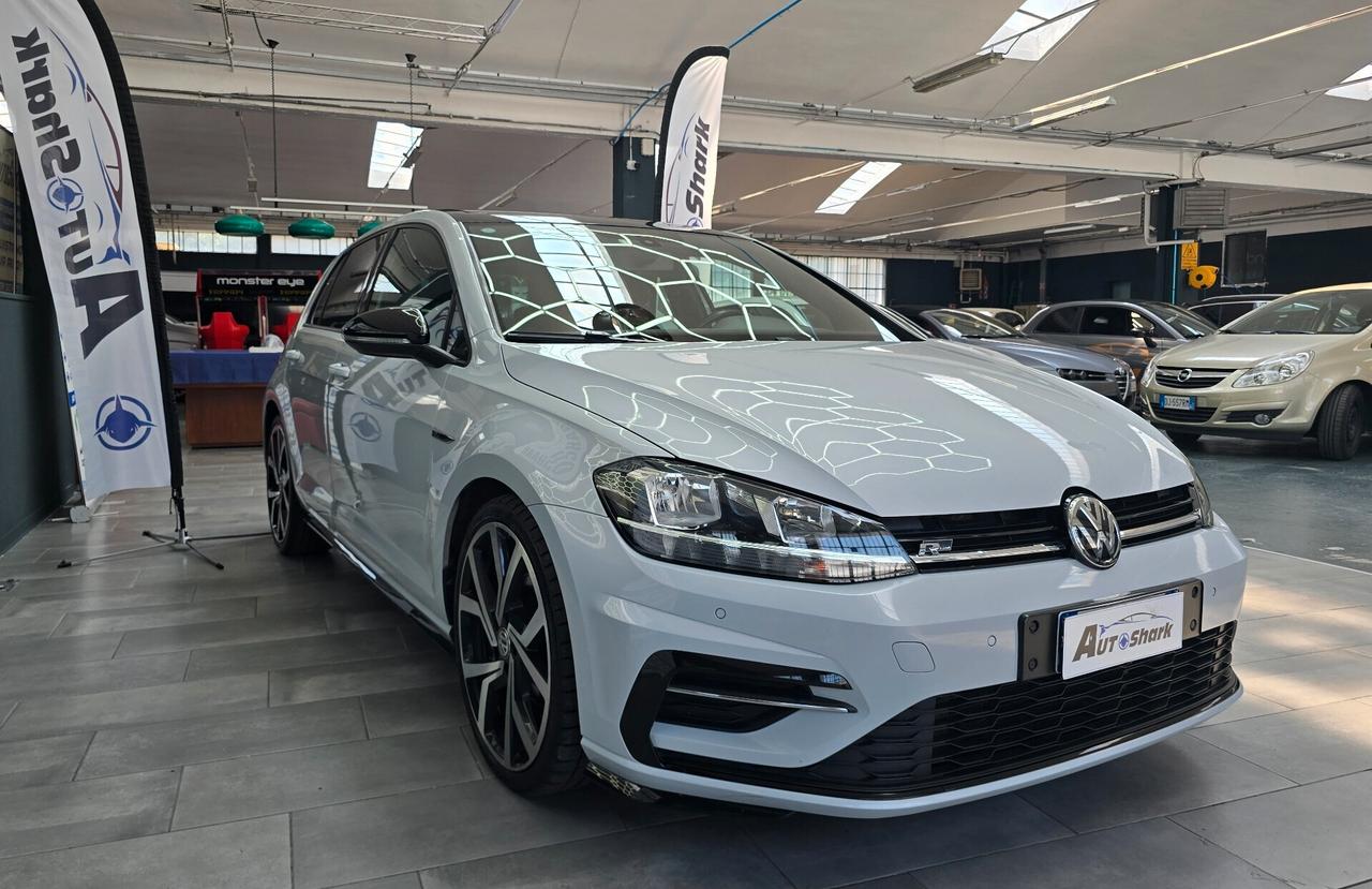 VOLKSWAGEN GOLF R-Line 2.0 TDI DSG 150CV 5p. SPORT