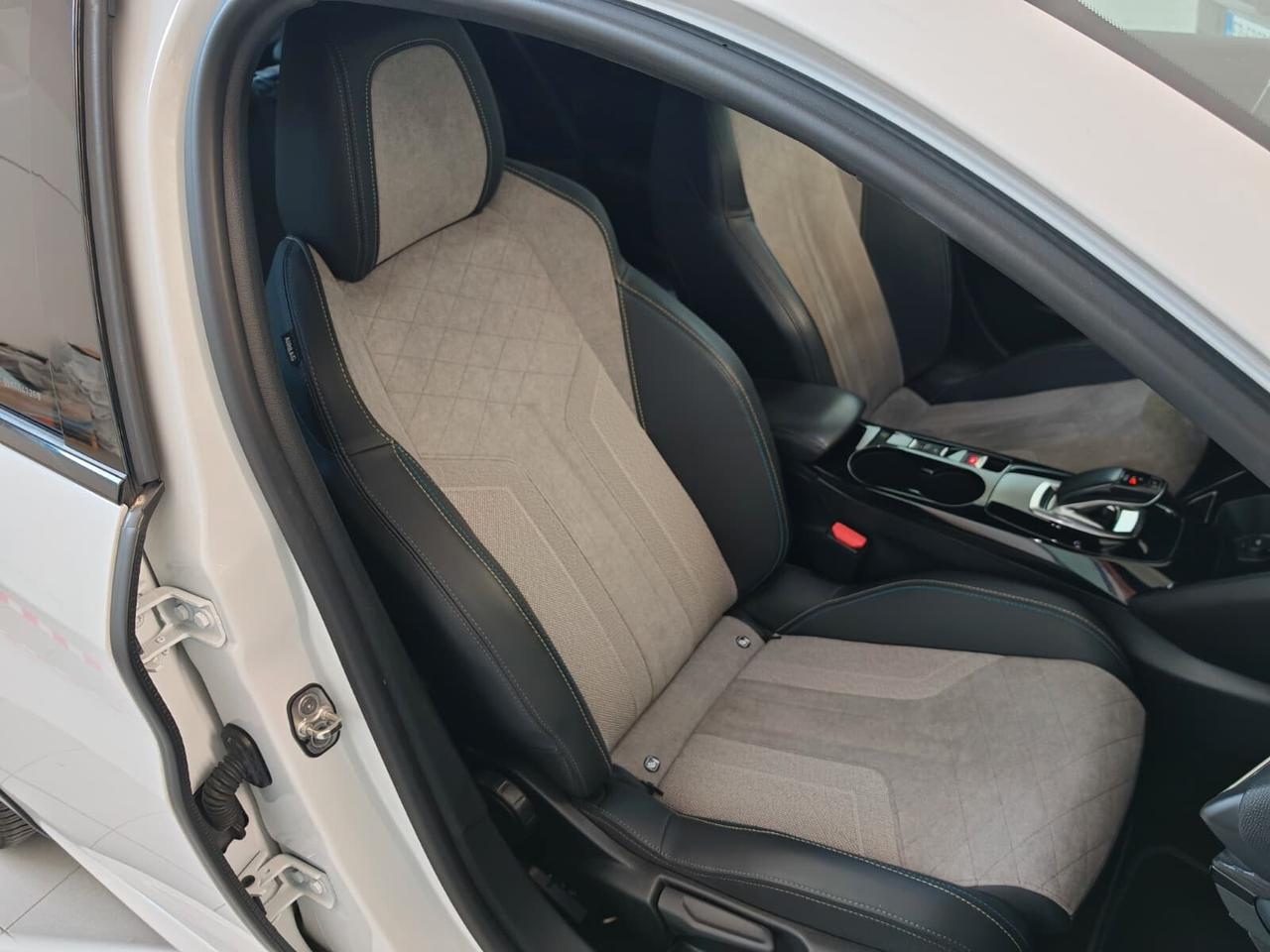 Peugeot 208 motore elettrico 136 CV 5 porte GT Pack