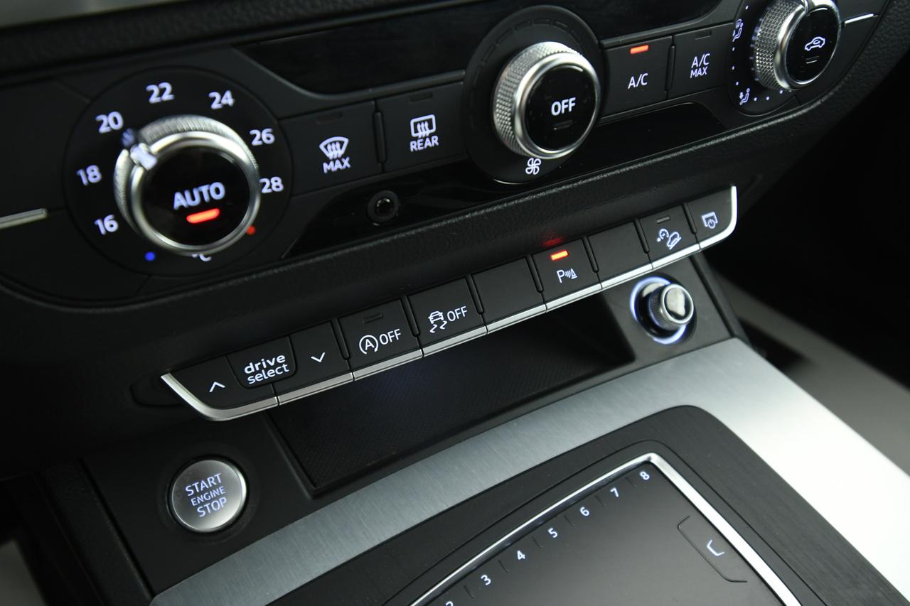 AUDI Q5 40 2.0 tdi Sport quattro 190cv ACC+MATRIX+GANCIO