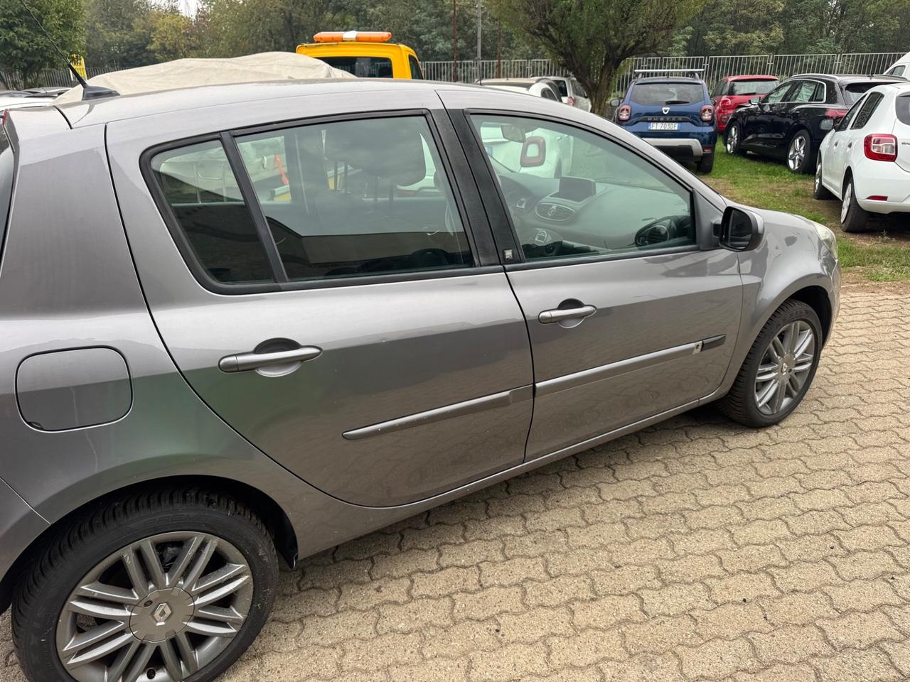Renault Clio 1.2 16V 5 p neopatentato