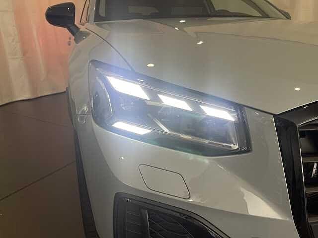 Audi Q2 35 TFSI S tronic Identity Black