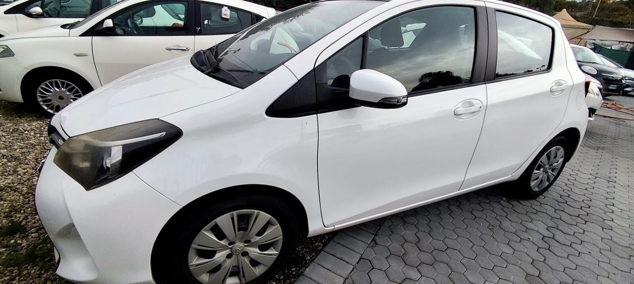 Toyota Yaris 1.0 5 porte Active
