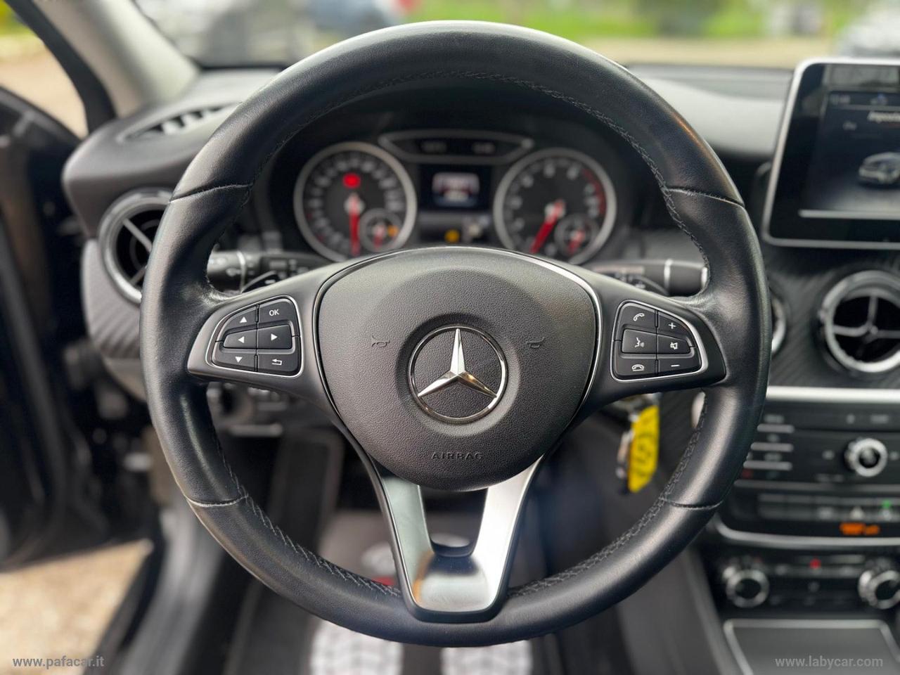 MERCEDES-BENZ GLA 180 Executive