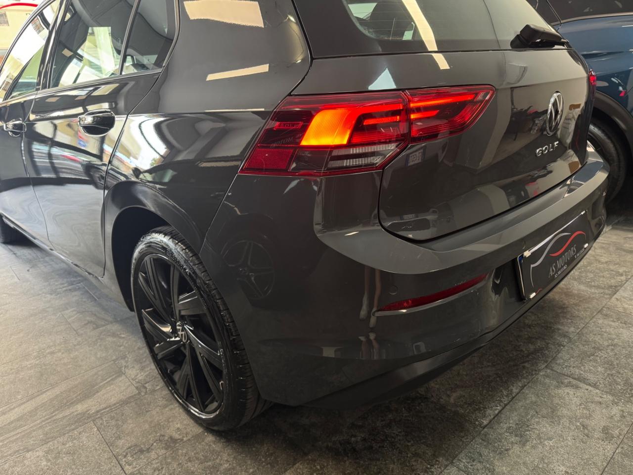 Volkswagen Golf 8 2.0 TDI R-Line Finanziabile