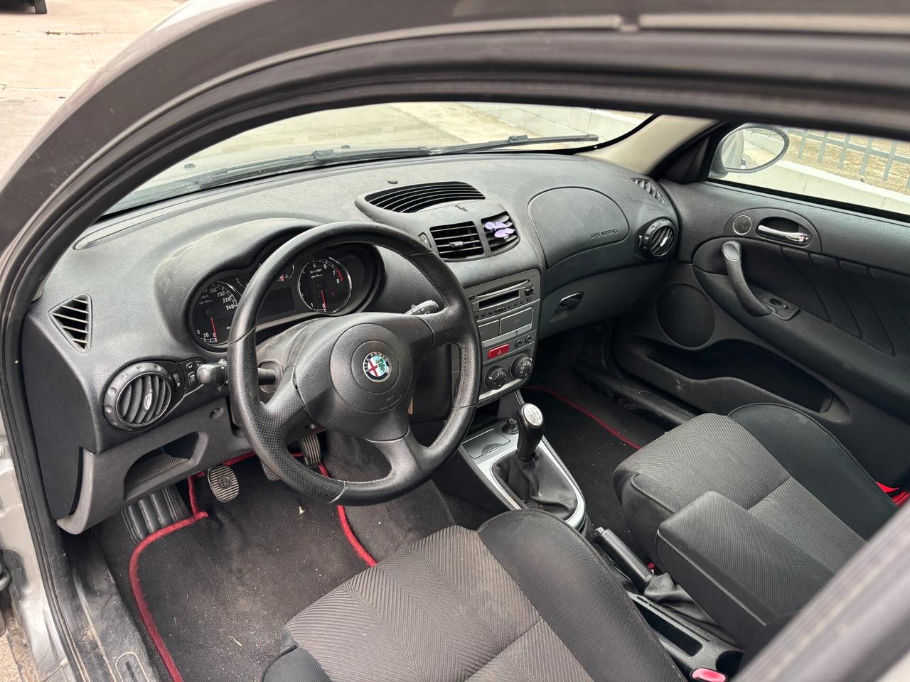 Alfa Romeo 147 1.6 16V TS (105) 5 porte Distinctive