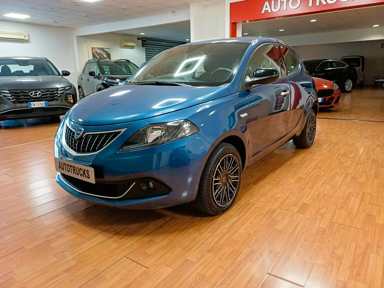 Lancia Ypsilon 1.0 FireFly 5 porte S&S Hybryd Gold