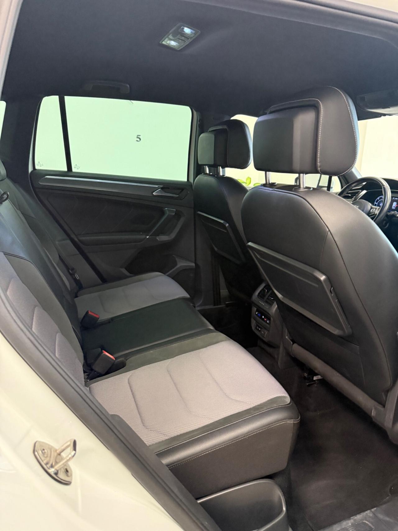 Volkswagen Tiguan 2.0 BiTDI SCR DSG 4MOTION Advanced R-Line BMT