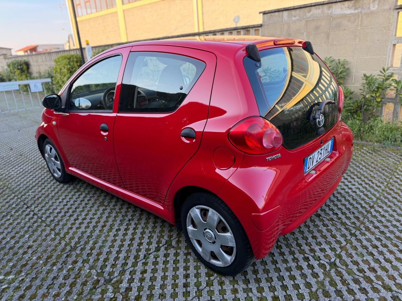 Toyota Aygo 1.0 12V VVT-i 5 porte Sound