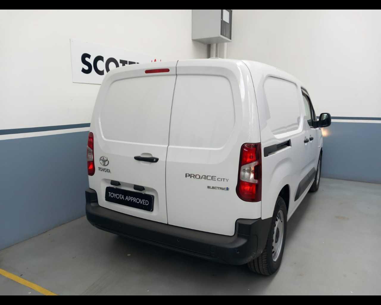 TOYOTA P.CITY EV L1 50KWH S CMF23
