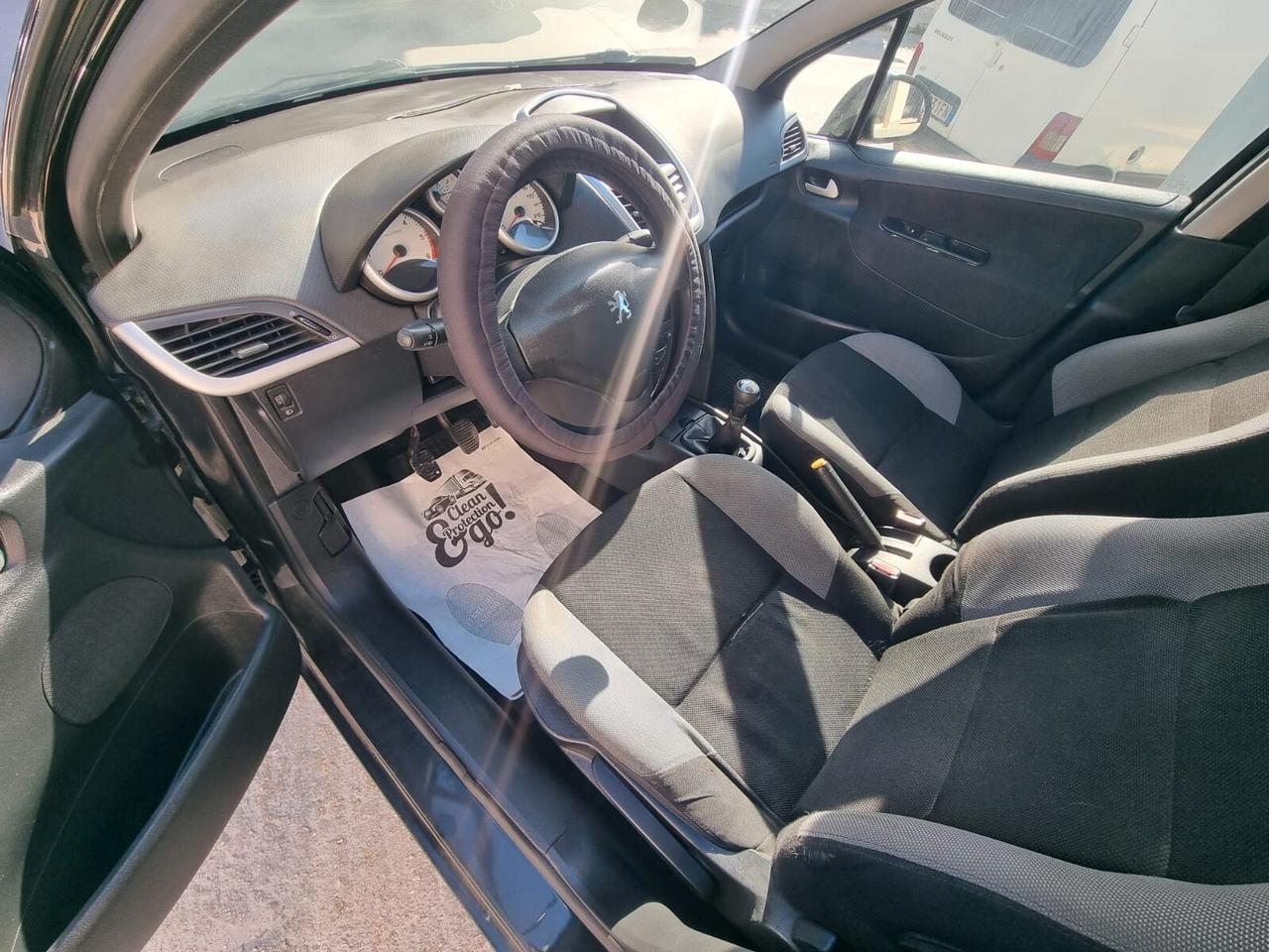 Peugeot 207 1.4 HDi 70CV 5p. XT