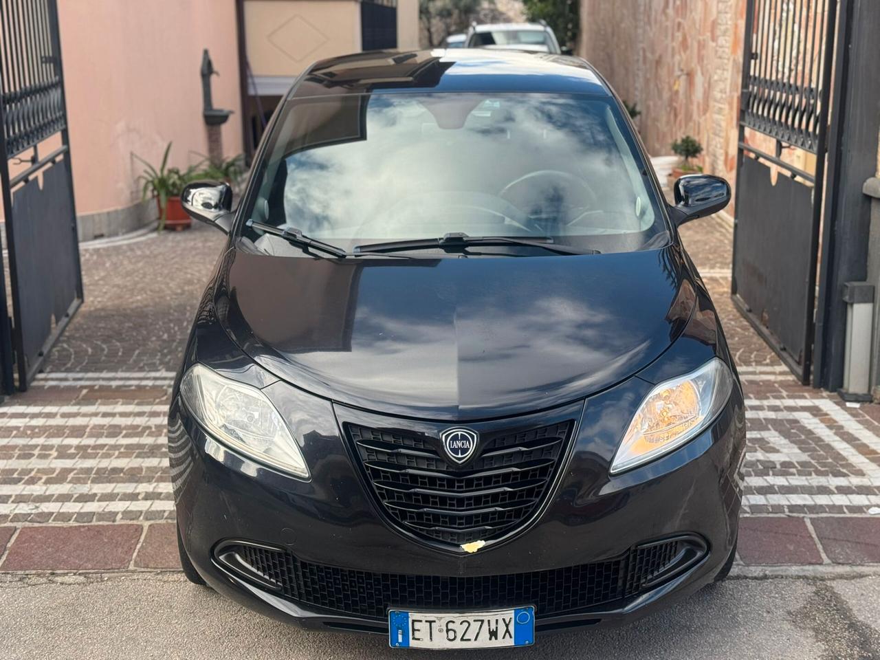 Ypsilon 1.2 69 CV 5P SeS Platinum