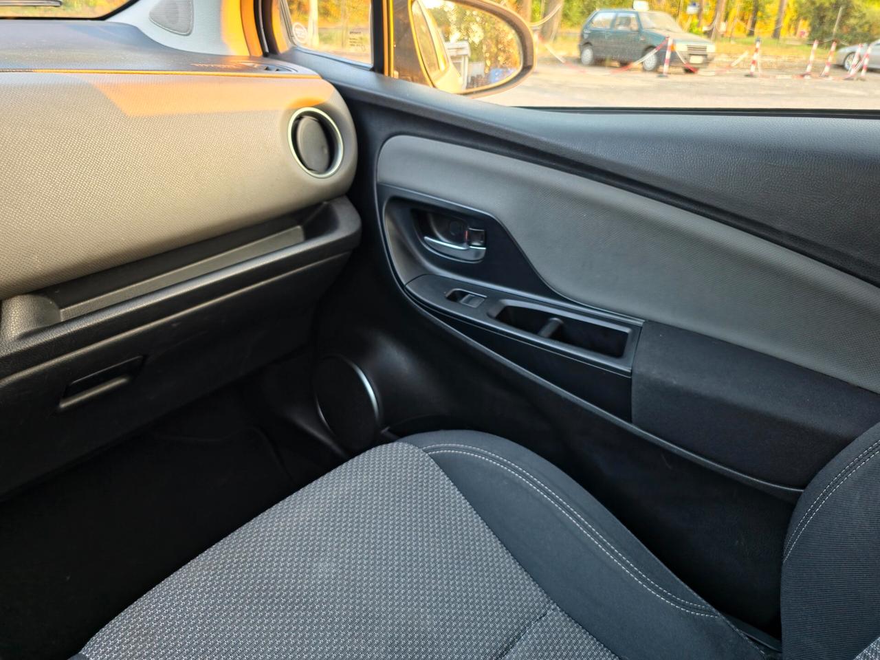 Toyota Yaris 1.5 Hybrid 5 porte Active E6B Automatico NEO 2016