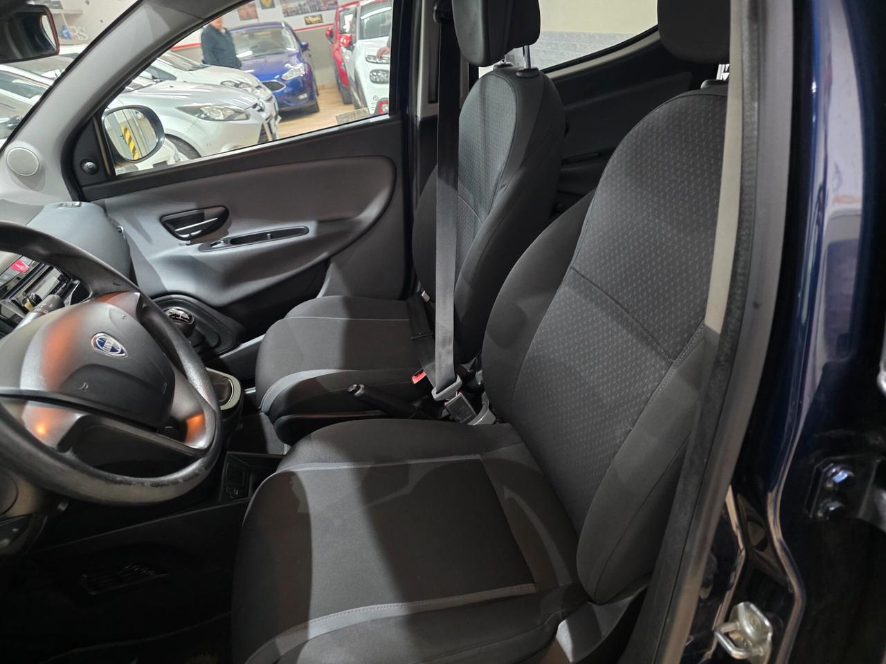 Lancia Ypsilon 1.2 69 CV 5 porte Gold